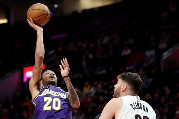 线上配资官网 湖人后场新星：我观察了开拓者的防守，我知道自己会得到很多机会